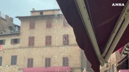 Temporale su Piazza del Campo, rinviato il Palio di Siena
