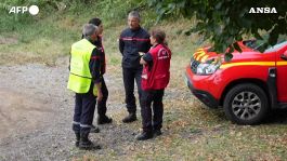 Auto esce di strada durante un rally in Francia, tre morti
