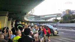 Calcio: Roma, Wesley arrivato a Fiumicino accolto dai tifosi giallorossi