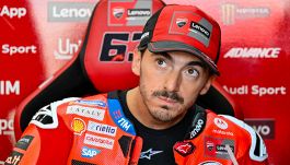 Motogp, Bagnaia nerissimo, Marquez scherza: "Le altre Ducati mi hanno copiato"