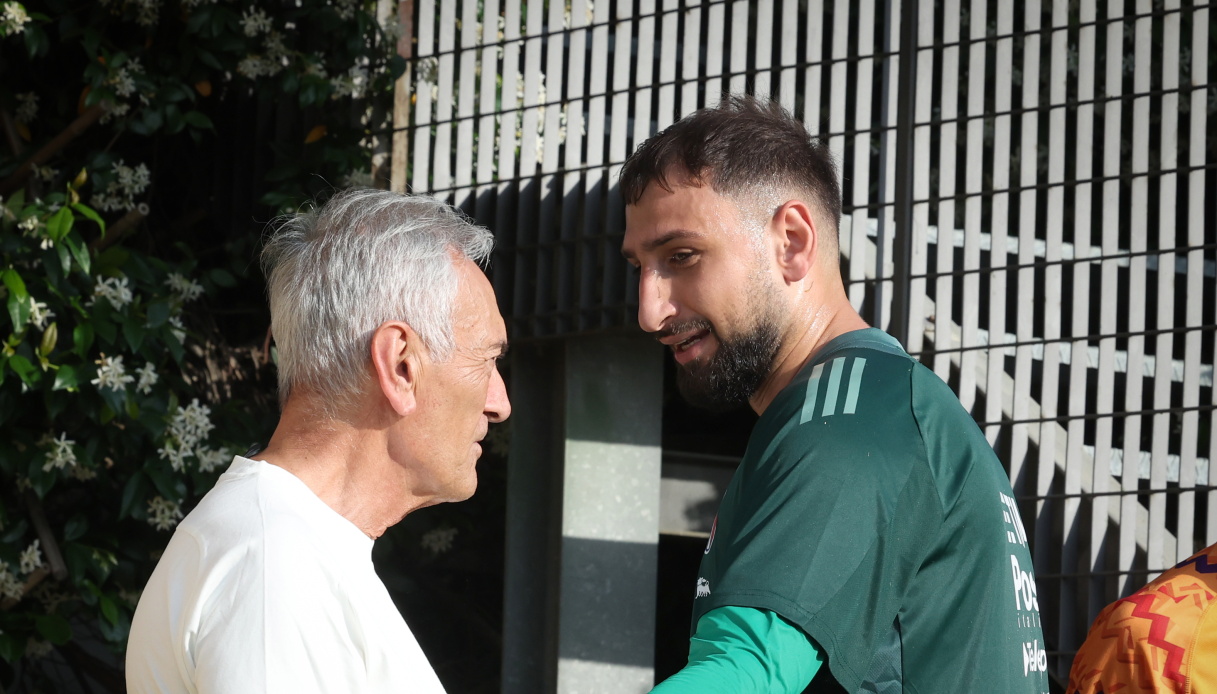 https://wips.plug.it/cips/sport.virgilio.it/cms/2025/08/donnarumma-e-gravina.jpg
