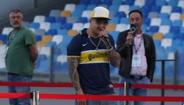 Napoli, l'altro mercato di ADL scatena la bufera: via lo speaker storico Decibel Bellini, attacco a Geolier