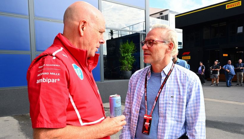 Ferrari, Villeneuve si schiera con Hamilton: "Il suo valore si vedrà nel 2026". E su Leclerc: "Non è più giovanissimo..."