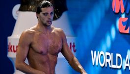 Ceccon ‘punzecchia’ Ceccon, la delusione di Thomas dopo i Mondiali: “Che pollo”. La 4x100 mista è un rimpianto d’oro