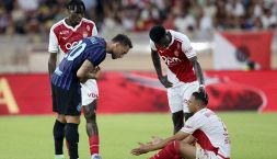 Monaco-Inter, moviola: arbitro, quanti pasticci: non solo il rosso inventato, primo tempo horror. Cori di scherno per Lautaro