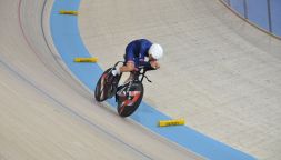 Il record dell'ora di Ganna rimane inattaccabile: Tanfield fallisce il tentativo a 1.200 metri di altitudine