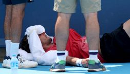 Rinderknech vittima del caldo, paura a Cincinnati: si accascia al suolo poi si ritira, ieri Medvedev con la testa nel frigo