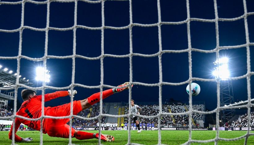 Spezia-Sampdoria, moviola: il Var Mazzoleni condanna i doriani due volte, al 94’ e ai rigori