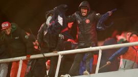 Massacro tra tifosi, Independiente-Un.de Chile sospesa, 10 feriti gravi, 9 arresti, sfiorato Heysel-bis