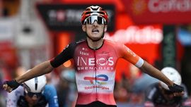 Vuelta, 4a tappa: la favola di Turner, che non doveva esserci e batte Philipsen in volata. Gaudu maglia rossa