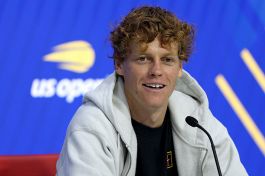 Sinner e la Porsche di Lego costruita in cinque ore. Il tennis a pezzi, un mattoncino alla volta