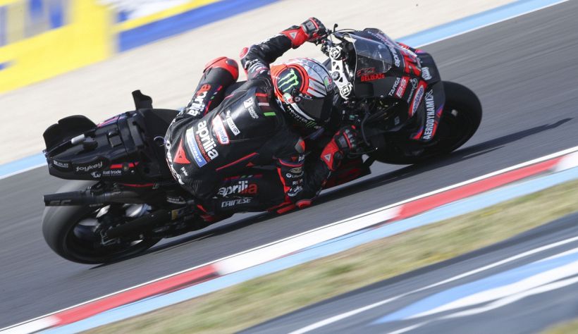 MotoGP Ungheria, Qualifiche e griglia di partenza: Bezzecchi e Di Giannantonio insidiano la pole di Marquez. Male Bagnaia