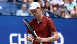 Sinner a valanga su Kopriva ma il vero protagonista è il “cerotto”. E Vagnozzi stavolta gli nega una richiesta