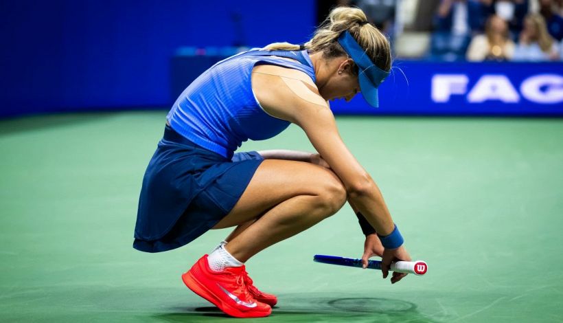 US Open, lacrime Kalinskaya dopo il ko con Swiatek: Anna commuove il web un anno dopo il bacio a Sinner