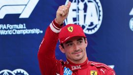 F1, Leclerc svela cosa serve per vincere e incassa l'elogio di Sinner. Hamilton alla Ferrari regala finalmente una gioia