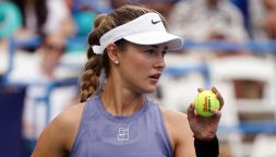 Cincinnati, Kalinskaya furiosa con organizzazione e WTA per il match con Swiatek e i fan di Djokovic tirano in ballo Sinner