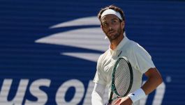 US Open, Musetti allontana la crisi ma che rischio contro Mpetschi Perricard. Arnaldi dal sogno all'incubo: che crollo