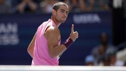 US Open, Alcaraz show contro Rinderknech: il trickshot di Carlos riporta la memoria alla disfatta di Sinner