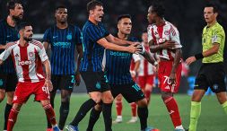 Inter-Olympiacos, moviola: botte da orbi, aggressioni e rigore negato, serata no per l’arbitro