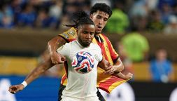 Milan-Nkunku, mossa disperata da 42 milioni. Tifosi in rivolta sui social: l’hashtag contro Furlani