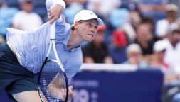 Cincinnati, Sinner batte Mannarino, la pioggia e trionfa pure a carte contro Vagnozzi, Cahill e Ferrara