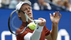 Sinner-Alcaraz, look agli antipodi: la sincerità di Jannik sul nuovo taglio dello spagnolo fa impazzire il web