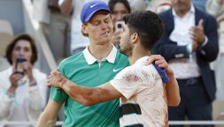 Sinner, Alcaraz ti stuzzica: "Per batterlo in finale al Roland Garros ho fatto l'attore e mi è andata bene"