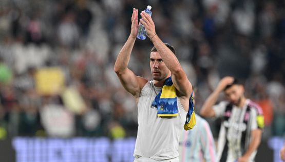 Juventus, da Comolli l'ultimo schiaffo al Milan: deciso il futuro di Vlahovic. E anche quello di Kolo Muani