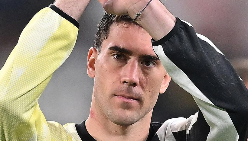 L'ingrato ruolo di Vlahovic, ospite non gradito alla Juventus tagliato dal Milan per Hojlund e appeso a Tonali e al Newcastle