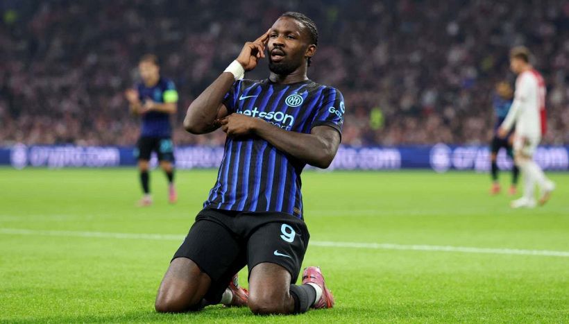 Pagelle di Ajax-Inter 0-2: Thuram segna, Sommer para e vanno via le critiche. Esposito, buona personalità