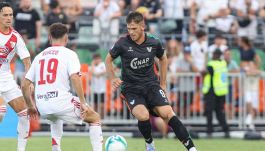 Serie B: il Modena vince di rigore sul Bari. Var protagonista, rimonta Pescara, beffa Padova. Pari Catanzaro