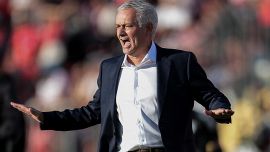 Benfica, Mourinho show, vince 3-0 al debutto e ne ha per tutti: Non sono qui per fare la guerra