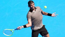 Tokyo, Berrettini regge solo un set con Ruud, poi crolla: la pallata al pubblico e il gesto che preoccupa