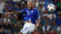 Italia-Estonia, la goleada non risparmia Dimarco, Kean e...Adani: e quel telefonino in campo fa discutere