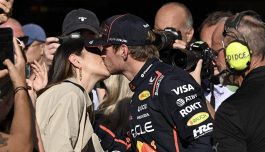 Monza, Verstappen in love: il bacio di Kelly Piquet il più bel premio per la pole position