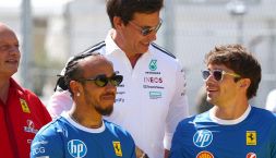 F1, Leclerc in Mercerdes: contatto, la rivelazione spaventa la Ferrari. Horner vuole tornare e compra un team