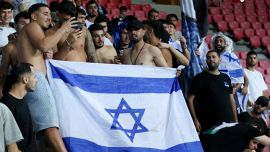Israele, l’Uefa pronta all’esclusione: a rischio il match con l’Italia. Trump li vuole ai Mondiali e Tel Aviv replica