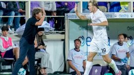 Napoli, bentornato Hojlund: già in gol dopo 14', i tifosi: Grazie Manchester, ciao Lucca