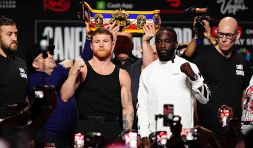Boxe, è la notte di Canelo Alvarez contro Crawford: a Las Vegas si scrive una pagina di storia