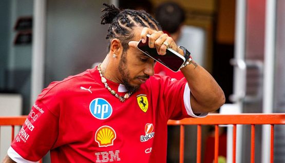 Baku, Hamilton parte col piede sbagliato: "Ho urtato il muro" il team radio dopo il pasticcio