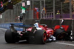 Gp Baku: Verstappen nega il sogno pole a Sainz, record bandiere rosse. Disastro Ferrari: Leclerc a muro, Hamilton out