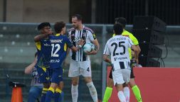 Verona-Juventus: intervento del Var, rissa sfiorata tra Tudor e la panchina avversaria, gomitata a Gatti. Bufera su Rapuano