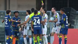 Verona-Juventus, moviola: l’arbitro confonde tutto, anche chi ha procurato il rigore, manca un rosso, serata da incubo