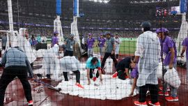Mondiali, falsata la gara del disco: la pioggia mette a rischio gli atleti, clima surreale. L’allenatore di Fabbri attacca