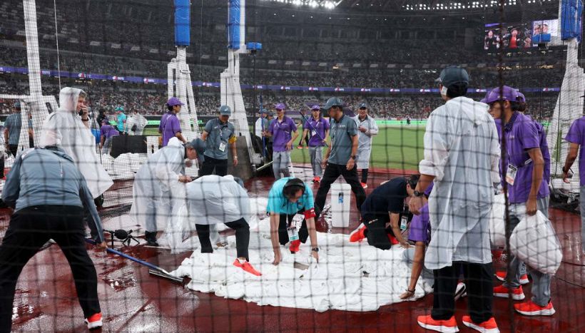 Mondiali, falsata la gara del disco: la pioggia mette a rischio gli atleti, clima surreale. L’allenatore di Fabbri attacca