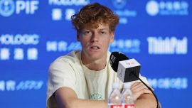 Pechino, Sinner impaziente ma avvisa su un rischio: poi spiega la scelta Resnicoff e risponde per le rime a Federer