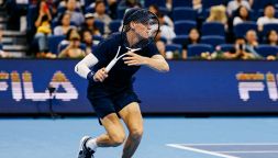 Atp Pechino, Sinner fa una fatica terribile ma batte Atmane: il francese crolla fisicamente nel terzo set
