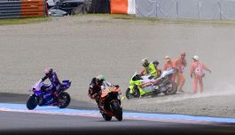 Spavento Morbidelli: cade e viene sfiorato da Miller, paura a Motegi. Tante cadute, guarda le immagini