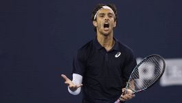 Pechino, Musetti accusato di razzismo sui cinesi, Paolini già idolo dei tifosi: Lorenzo insulta, Jasmine se la ride