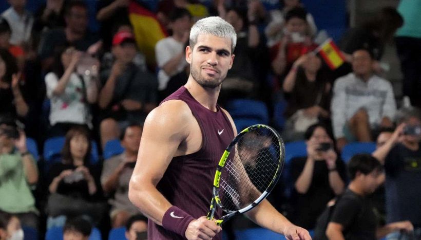 Tokyo, Alcaraz fa paura, ora vuole demolire il record di Sinner: e trova il tempo di esaltare Rahm e Marquez